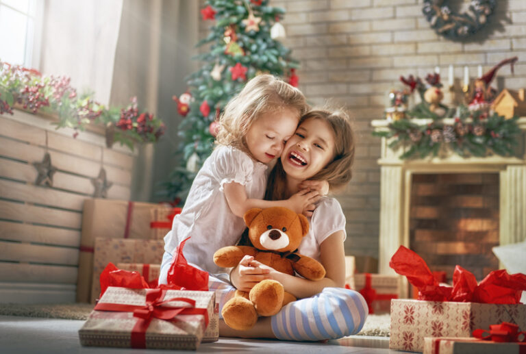 5 TIPS TO NOT SPOIL CHILDREN WITH GIFTS - Cactus Diaries